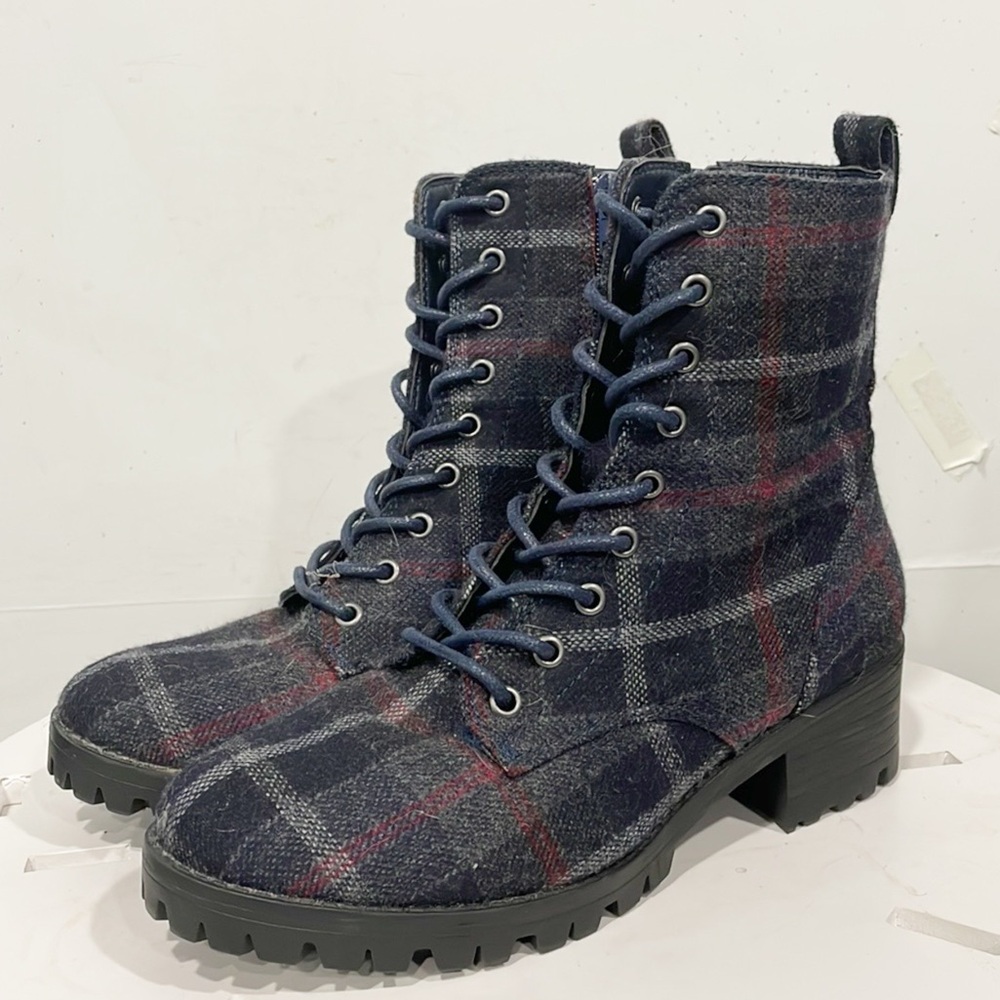 Trueâ Craft Women Combat Boots Raylee Plaid Flannel Fabric Upper 7M Zip Lace Up